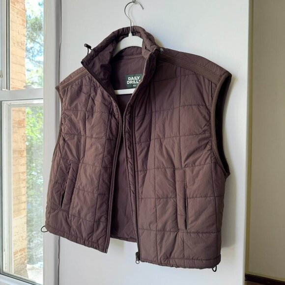 Daily Drills Best Vest Cropped Puffer Vest in Brown Coco - Picture 1 of 7